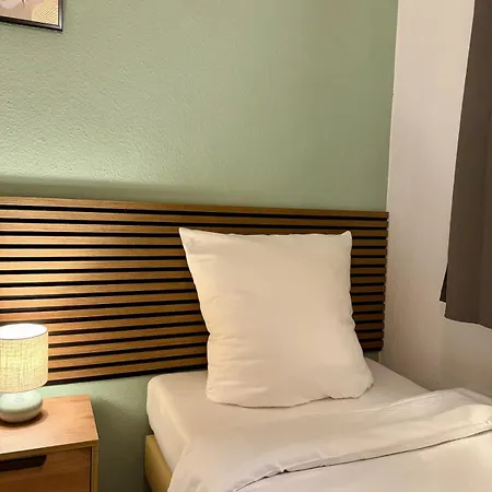 Gemuetliche 3-zimmer-wohnung Mit Parkplatz Апартаменты