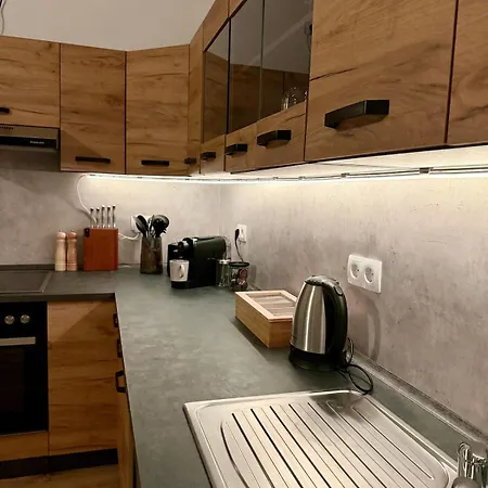 Апартаменты Gemuetliche 3-zimmer-wohnung Mit Parkplatz *