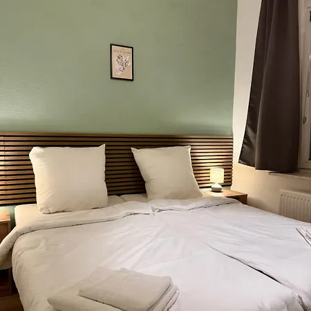 Апартаменты Gemuetliche 3-zimmer-wohnung Mit Parkplatz